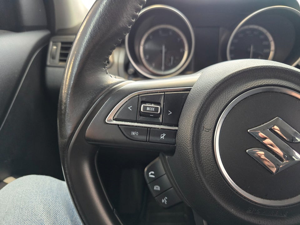 Suzuki Swift 1,2 mHybrid Action Star 5d