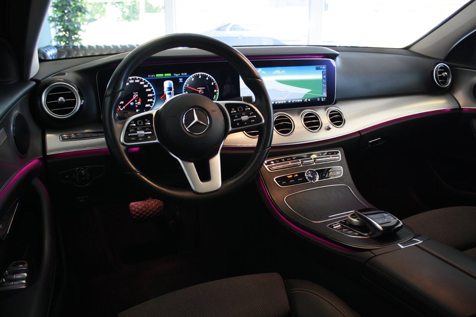 Mercedes E300 de 2,0 AMG Line stc. aut. 5d