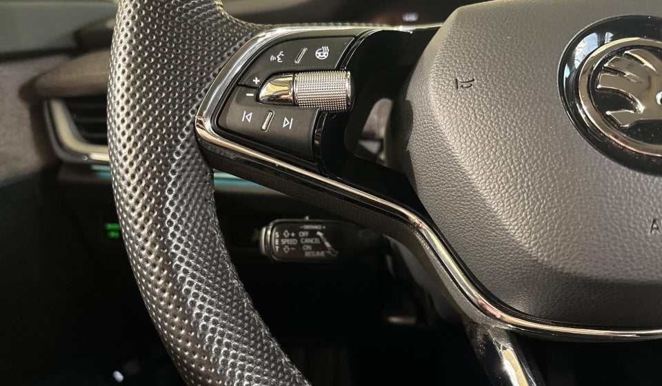 Skoda Enyaq 60 iV Selection Lodge 5d