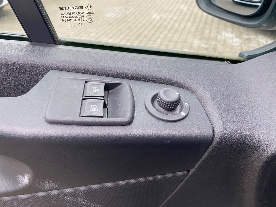 Renault Trafic T29 2,0 dCi 120 L2H1