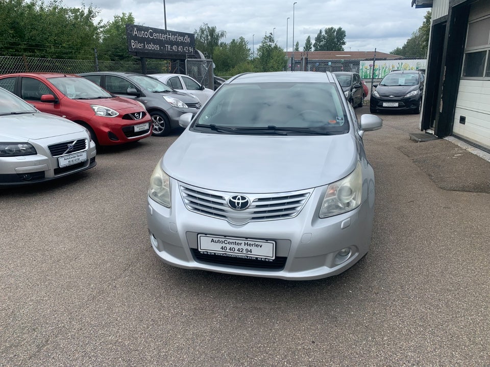 Toyota Avensis 1,6 VVT-i T1 stc. 5d