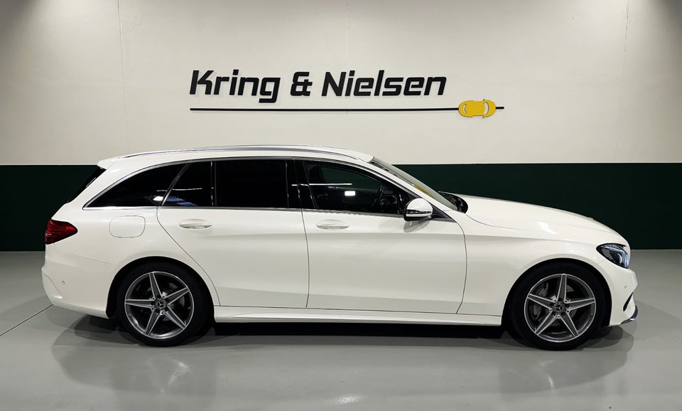 Mercedes C300 2,0 AMG Line stc. aut. 5d