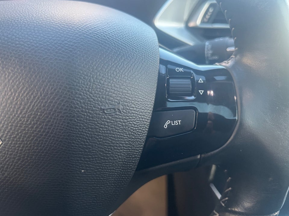 Peugeot 308 1,6 BlueHDi 120 Allure Sky 5d