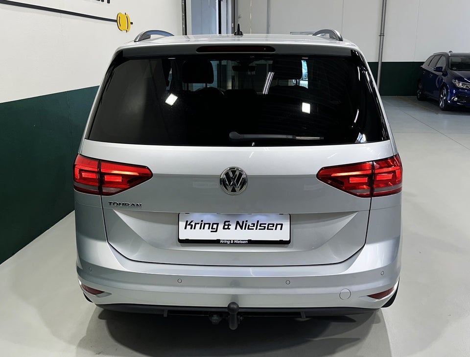 VW Touran 1,6 TDi 115 IQ.Drive DSG 7prs 5d