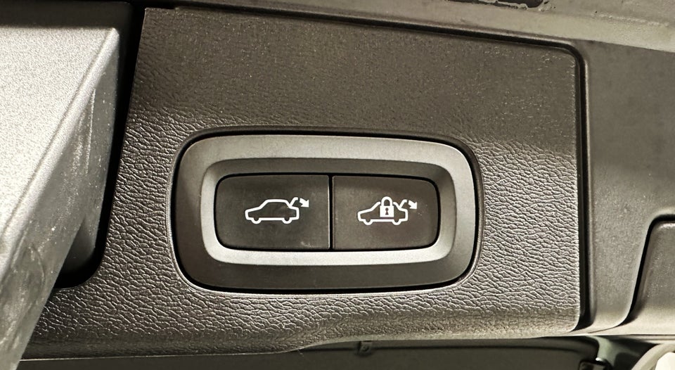 Volvo XC60 2,0 D4 190 R-Design aut. 5d