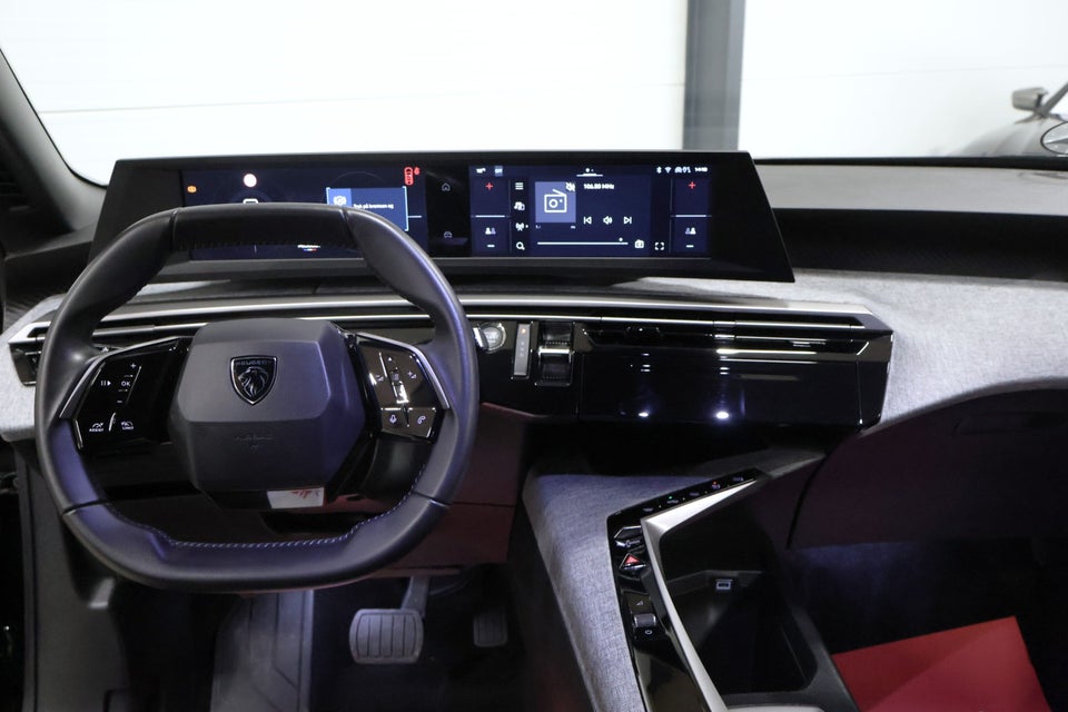 Peugeot e-5008 101 Allure Pack 7prs 5d