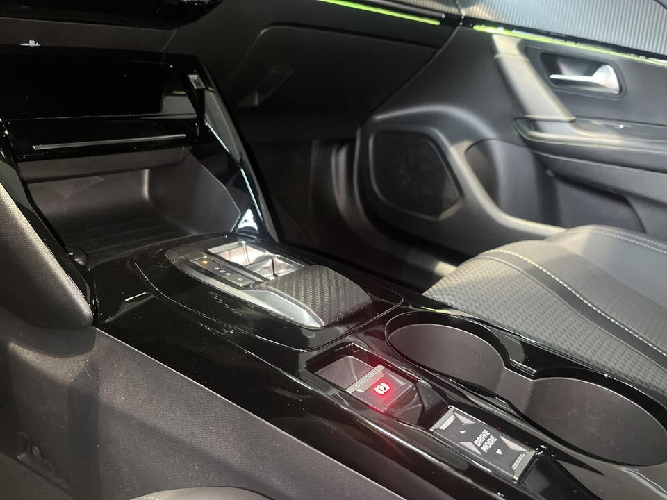 Peugeot e-2008 50 GT 5d