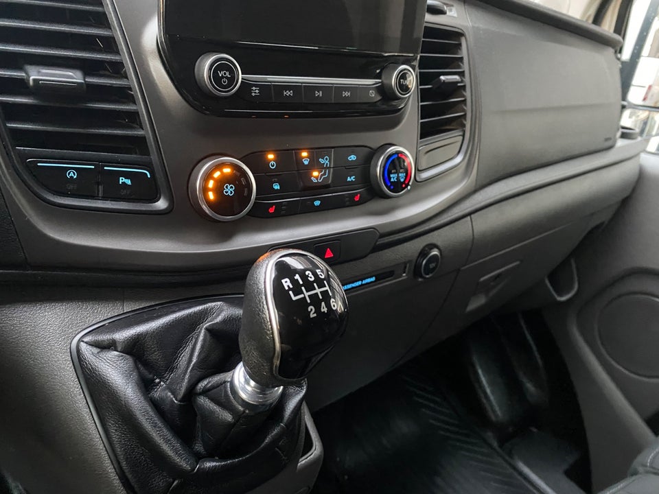 Ford Transit Custom 300L 2,0 TDCi 130 Ambiente