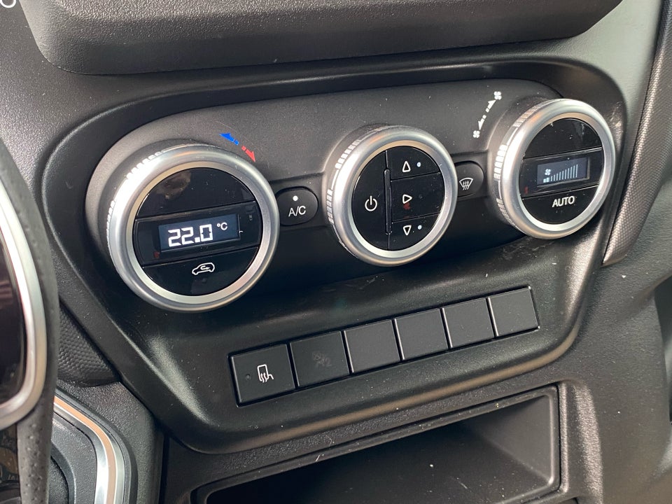 Iveco Daily 3,0 35S18 4100mm Box m/lift AG8