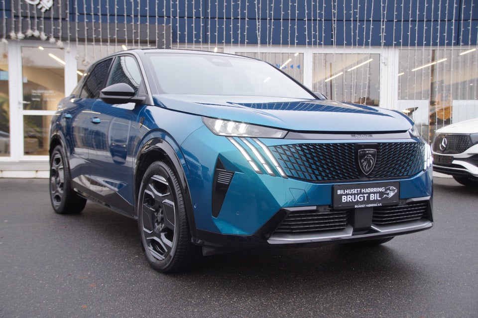 Peugeot e-3008 77 GT Pack 5d