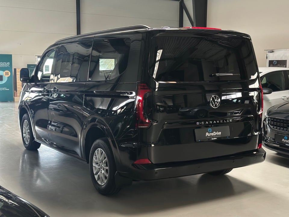 VW e-Caravelle 64 Style SWB
