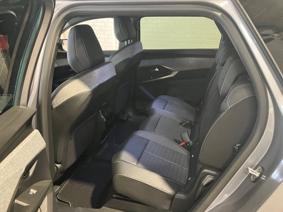 Peugeot e-5008 77 Allure 7prs 5d