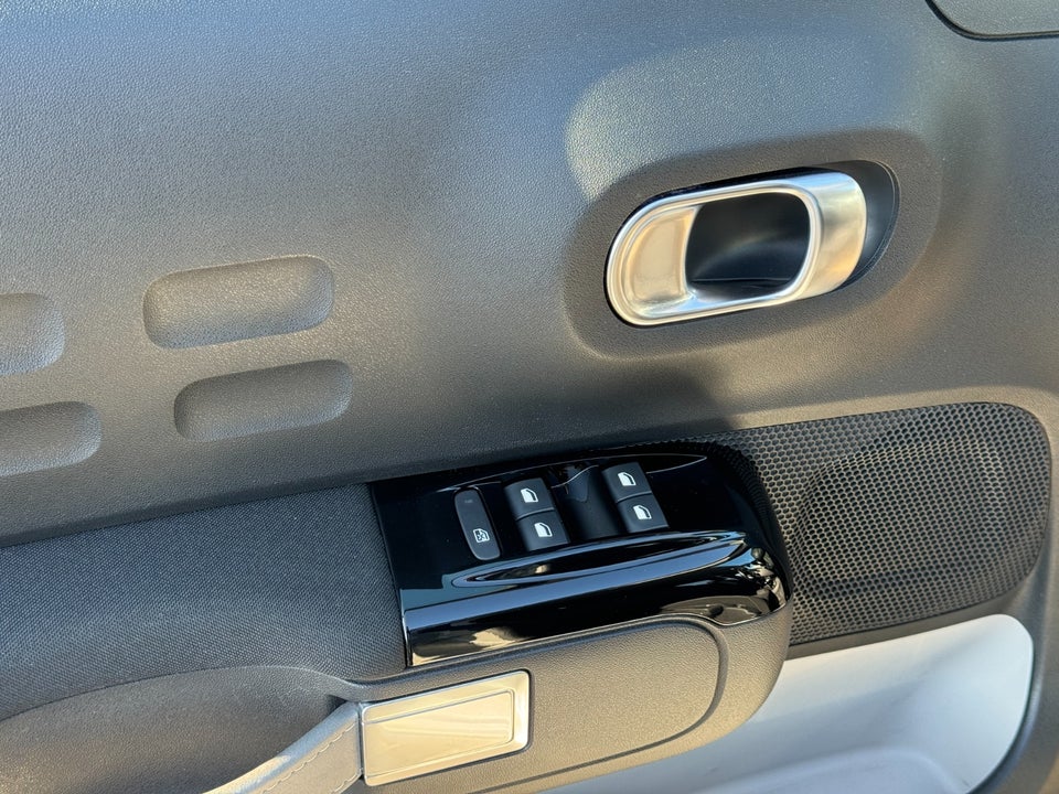 Citroën C3 1,2 PureTech 83 Shine 5d