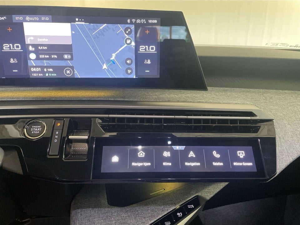 Peugeot e-5008 77 Allure 7prs 5d