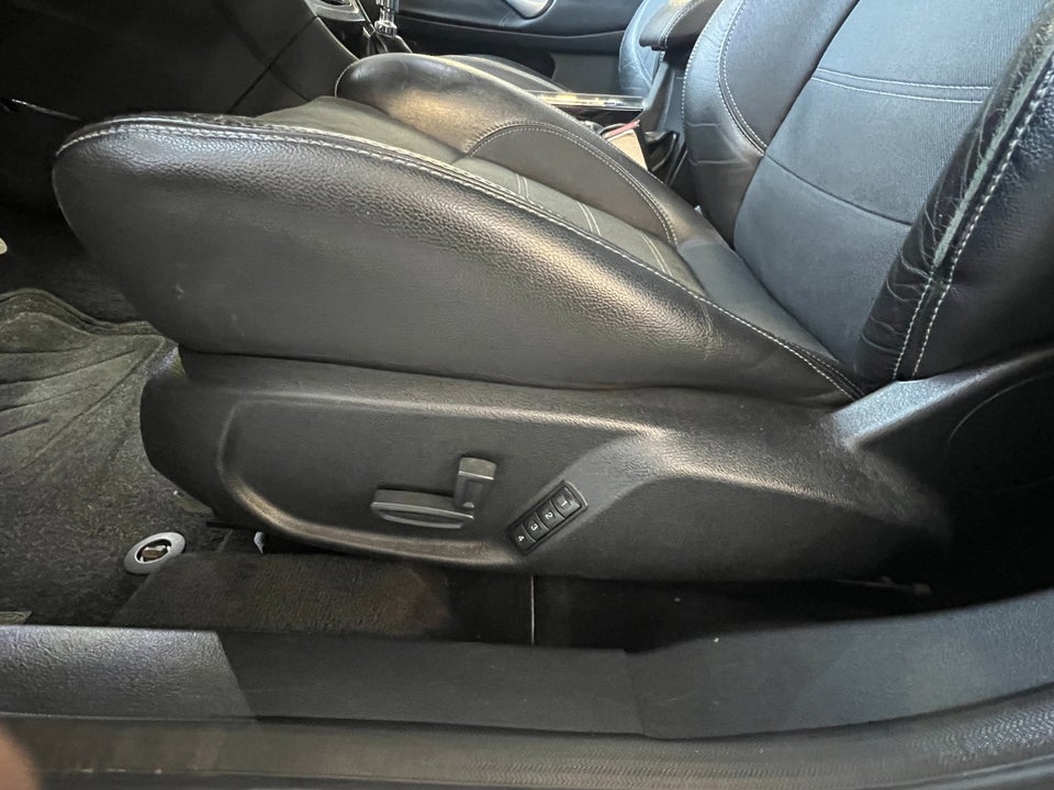 Ford Mondeo 2,5 20V Turbo Titanium stc. 5d