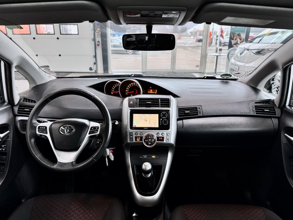 Toyota Verso 1,8 TX Skyview 7prs 5d