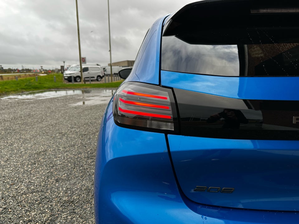 Peugeot 208 1,2 PureTech 100 Allure 5d