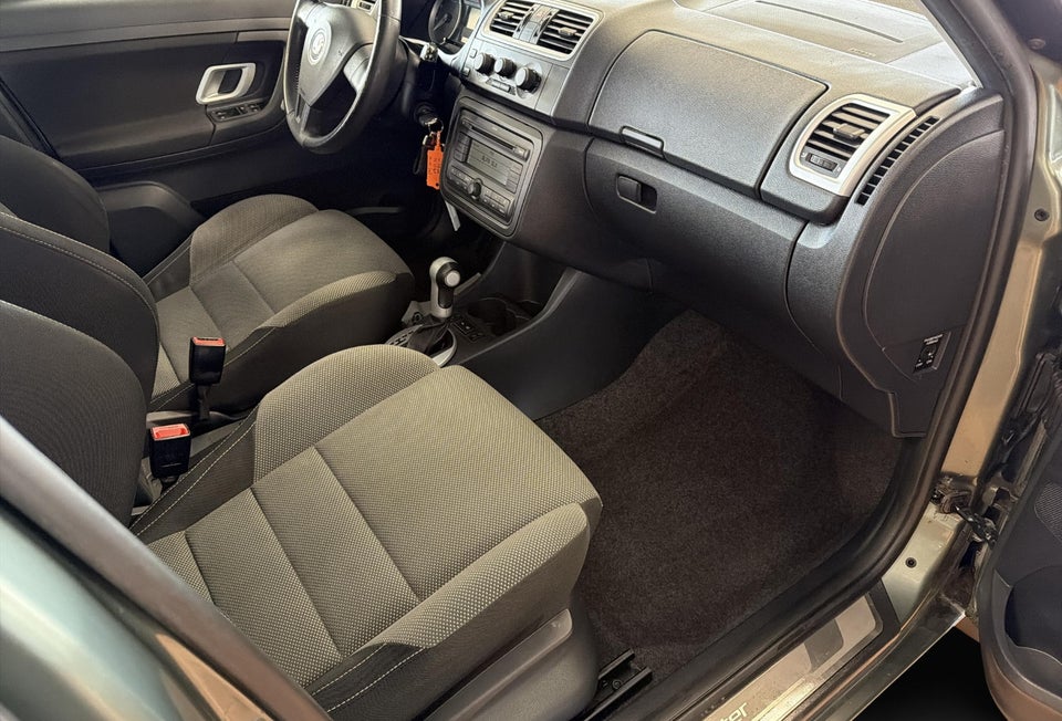Skoda Roomster 1,6 16V Sport aut. 5d