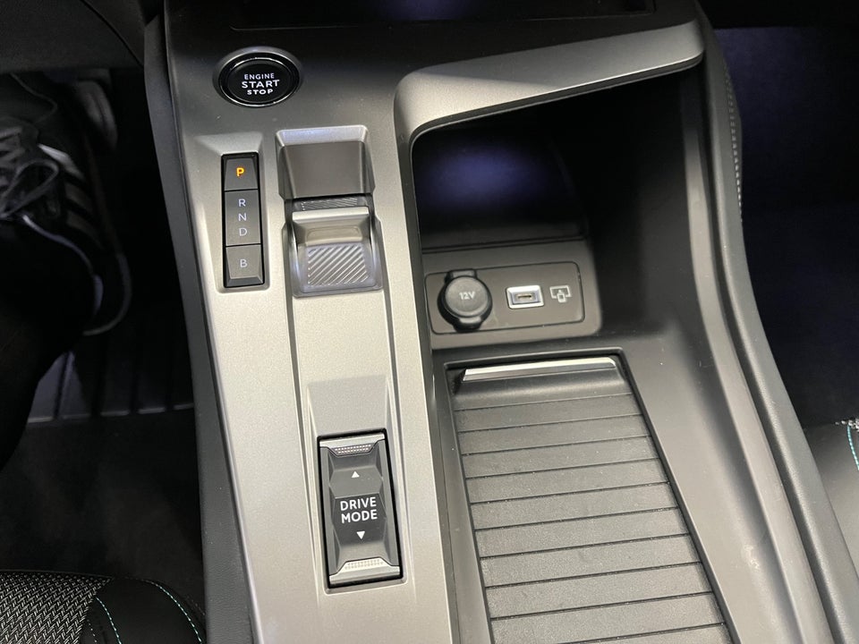 Peugeot 308 1,6 Hybrid First Selection+ EAT8 5d