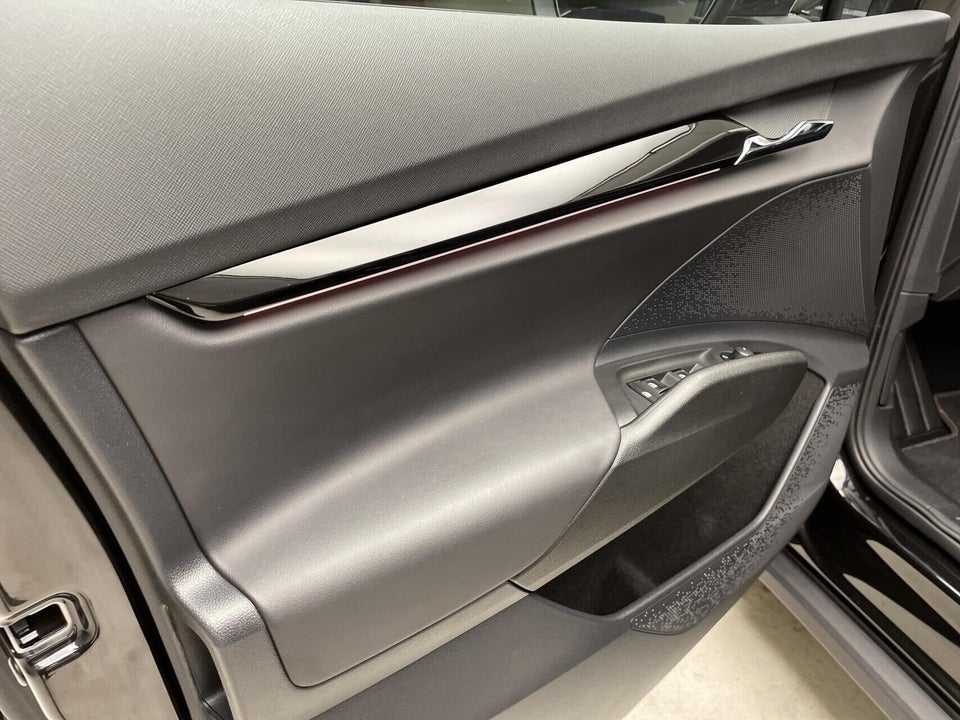 Skoda Enyaq 60 iV Suite 5d