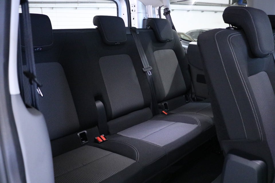 VW e-Caravelle 64 Basis SWB