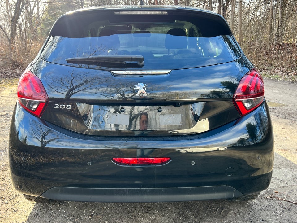 Peugeot 208 1,2 PureTech 82 Allure Sky 5d