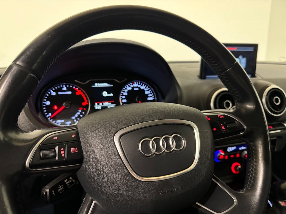 Audi A3 1,6 TDi 110 Ambiente S-tr. 4d