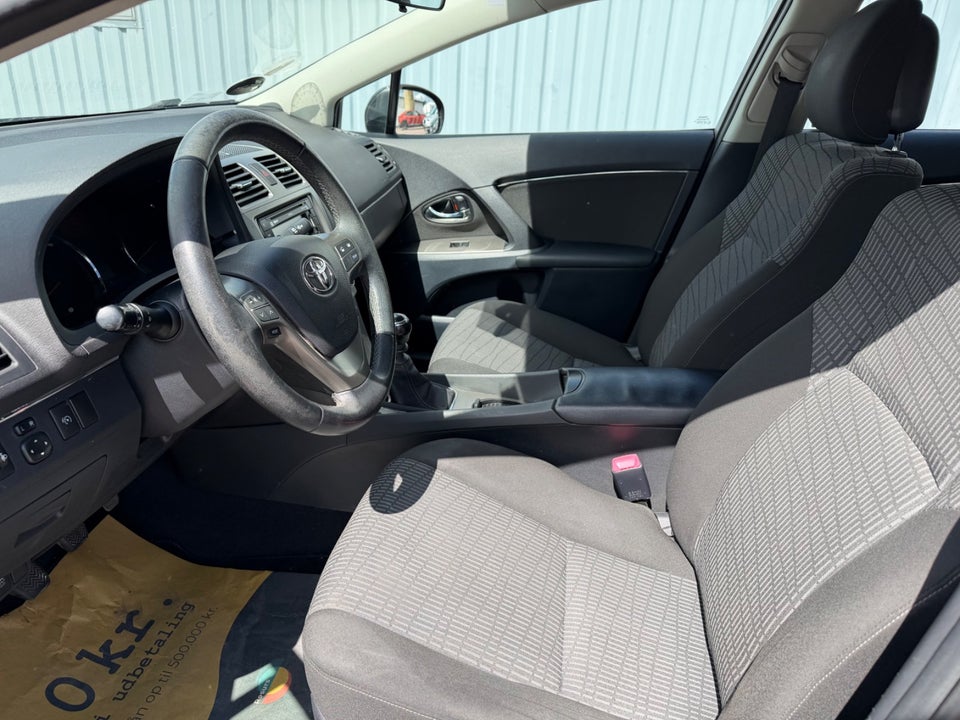 Toyota Avensis 1,8 VVT-i TX stc. 5d