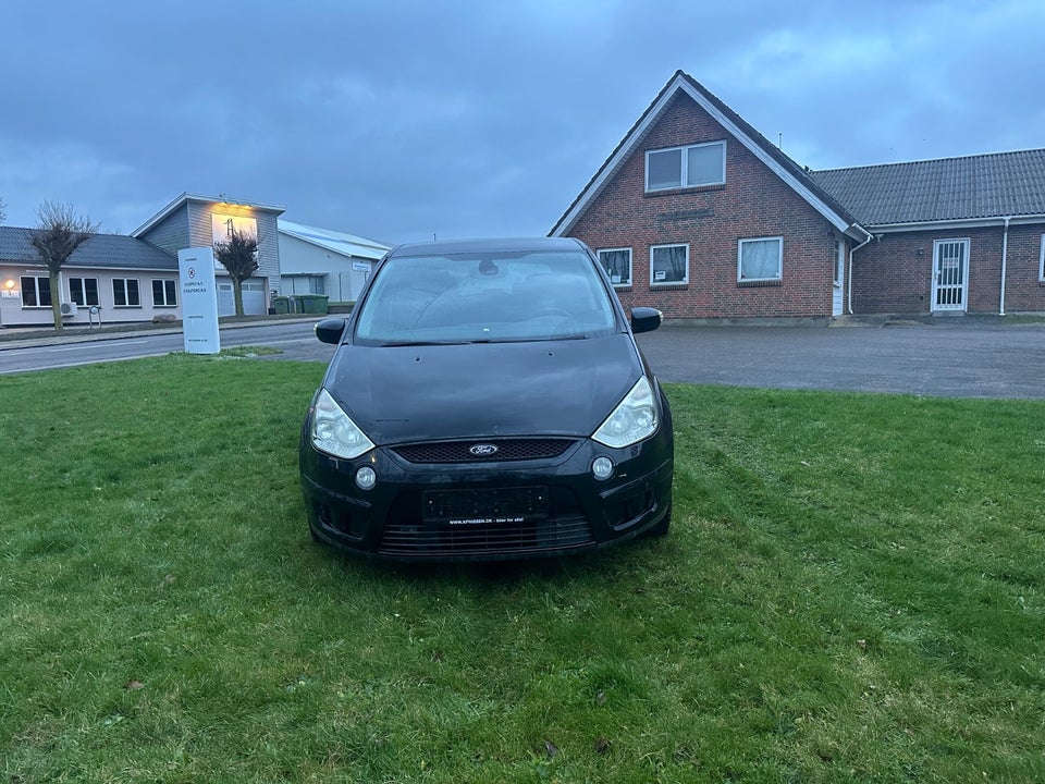 Ford S-MAX 2,0 Titanium 7prs 5d