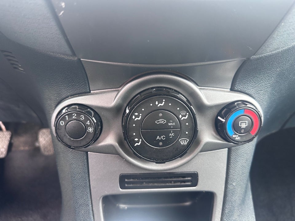 Ford Fiesta 1,25 82 Titanium 5d