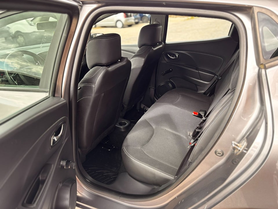 Renault Clio IV 1,5 dCi 75 Expression 5d