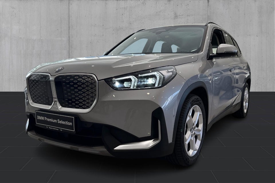 BMW iX1 xDrive30 X-Line 5d