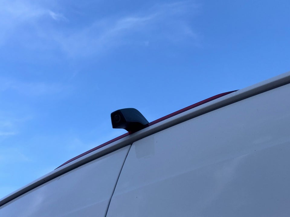 VW Crafter 35 2,0 TDi 177 Kassevogn L3H3 RWD