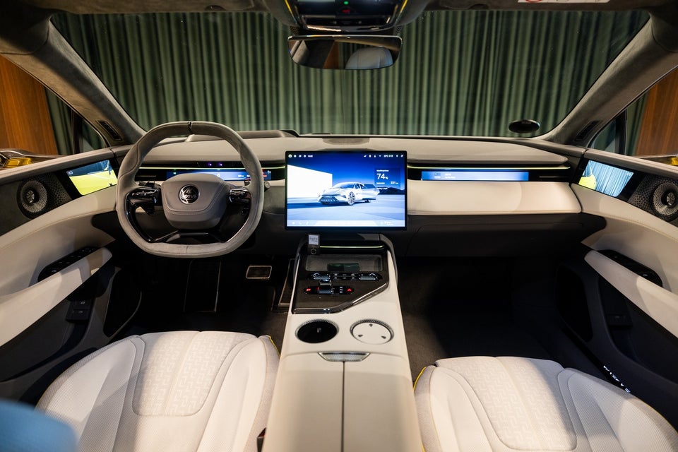 Lotus Emeya S 5d