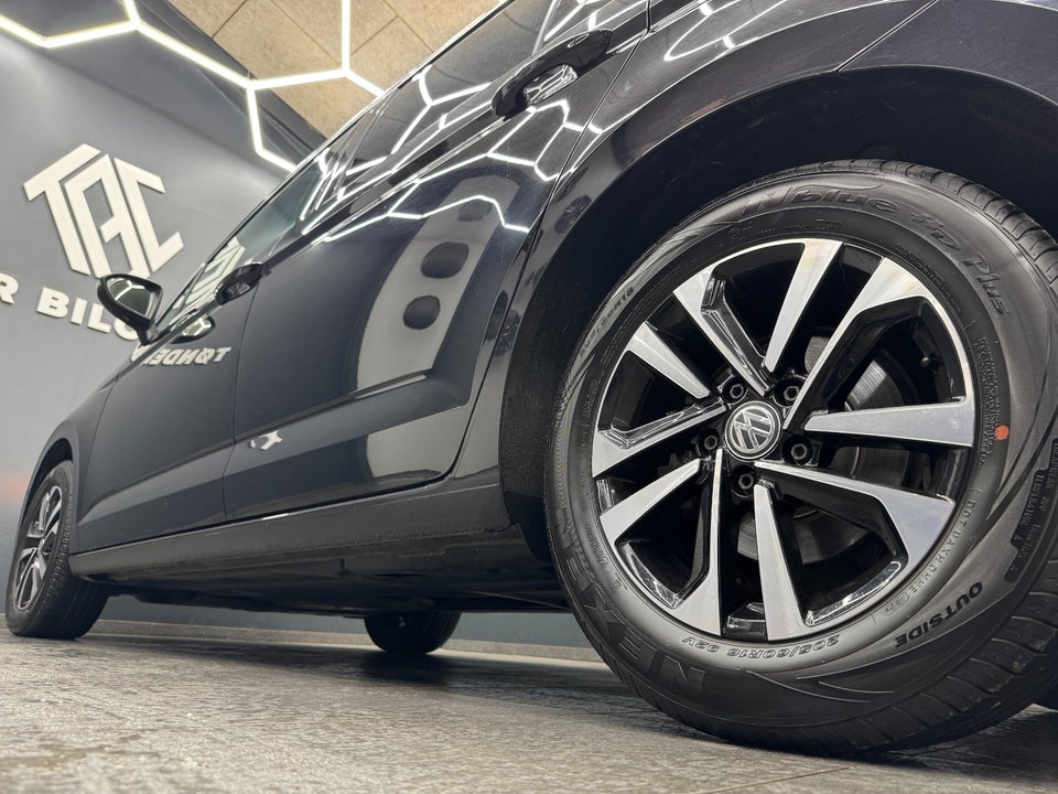 VW Touran 1,6 TDi 115 IQ.Drive 5d