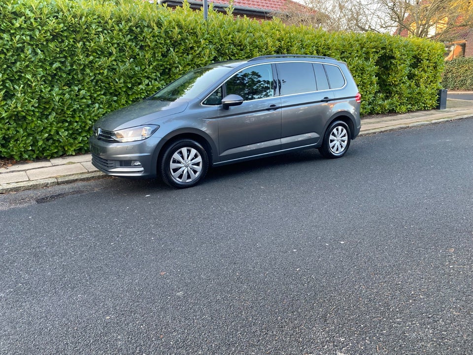VW Touran 1,6 TDi 115 Comfortline Connect DSG 7prs 5d