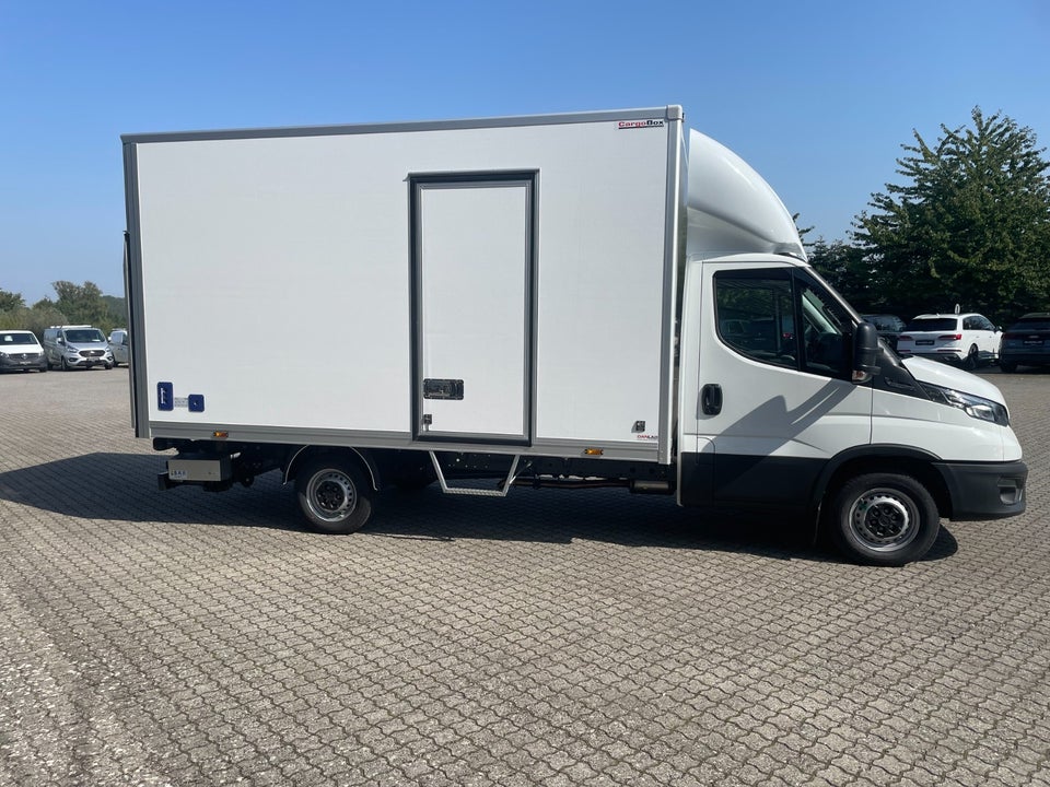 Iveco Daily 3,0 35S18 4100mm Box m/lift AG8