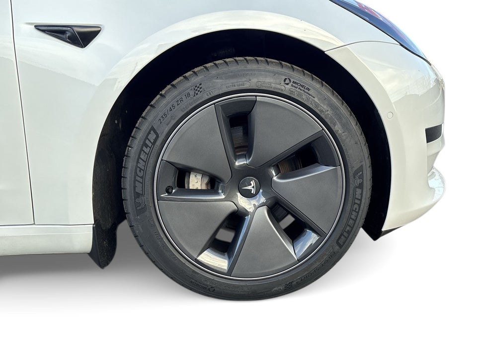 Tesla Model 3 Standard Range+ RWD 4d
