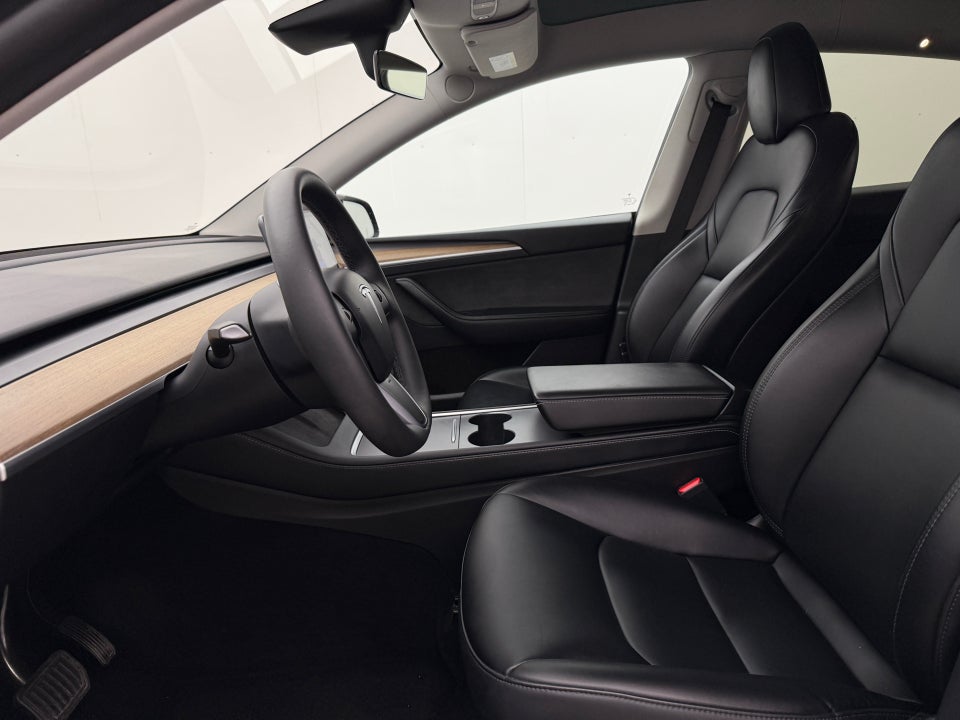 Tesla Model Y RWD 5d