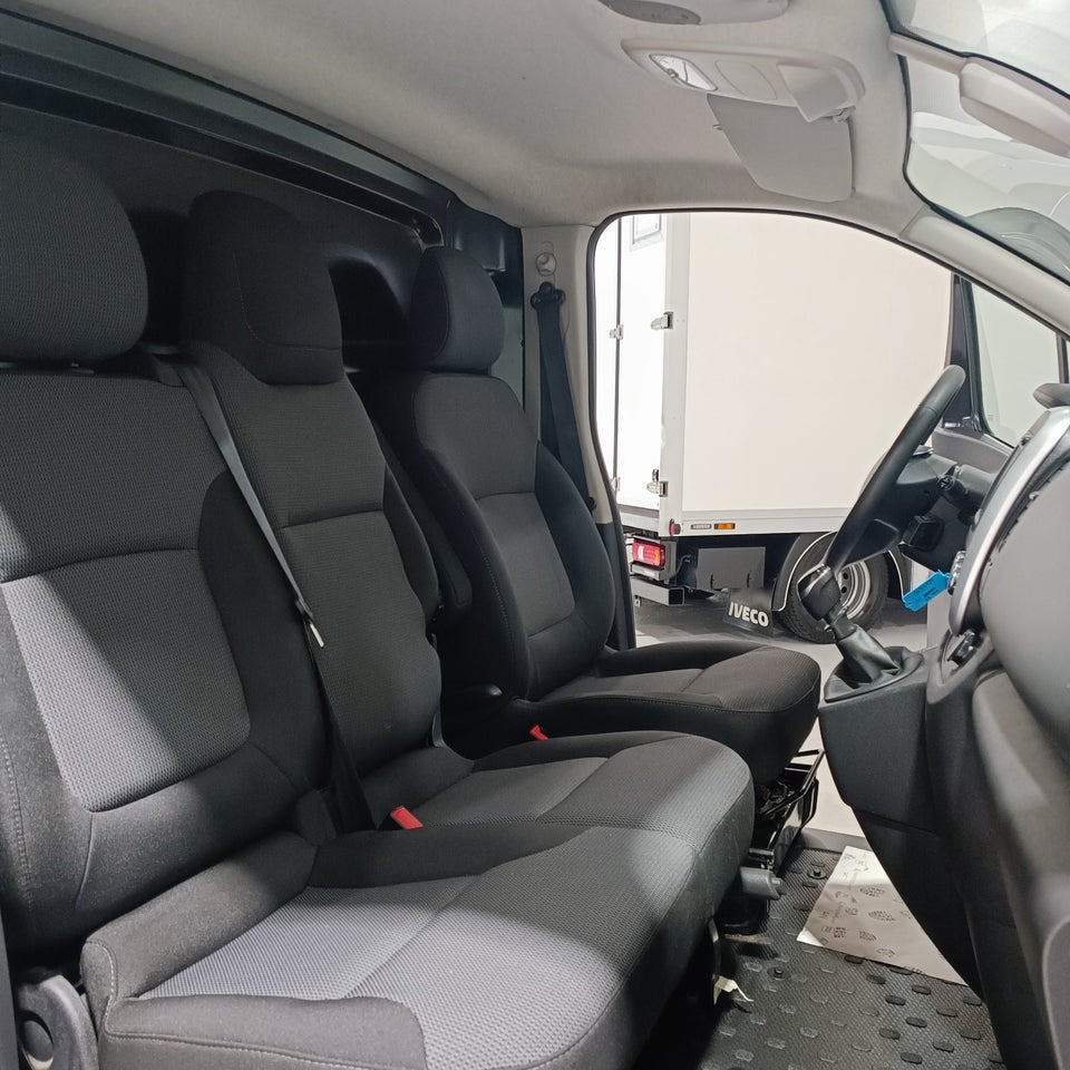 Renault Trafic T29 2,0 dCi 120 L2H1