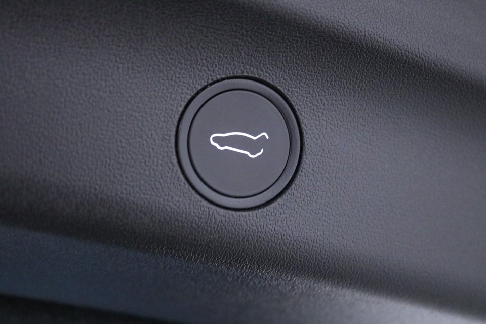 Tesla Model Y Long Range AWD 5d