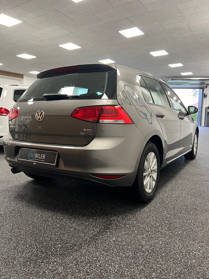 VW Golf VII 1,6 TDi 105 Comfortline BMT 5d