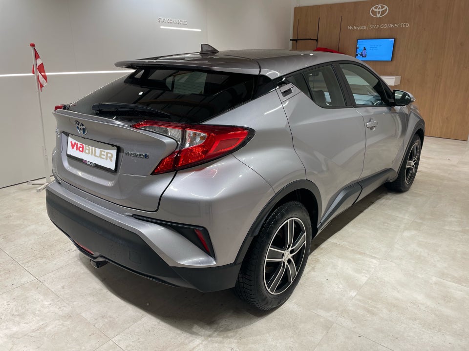 Toyota C-HR 1,8 Hybrid C-ENTER CVT 5d