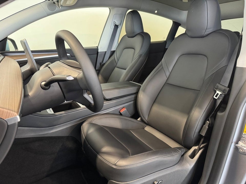 Tesla Model Y Long Range AWD 5d