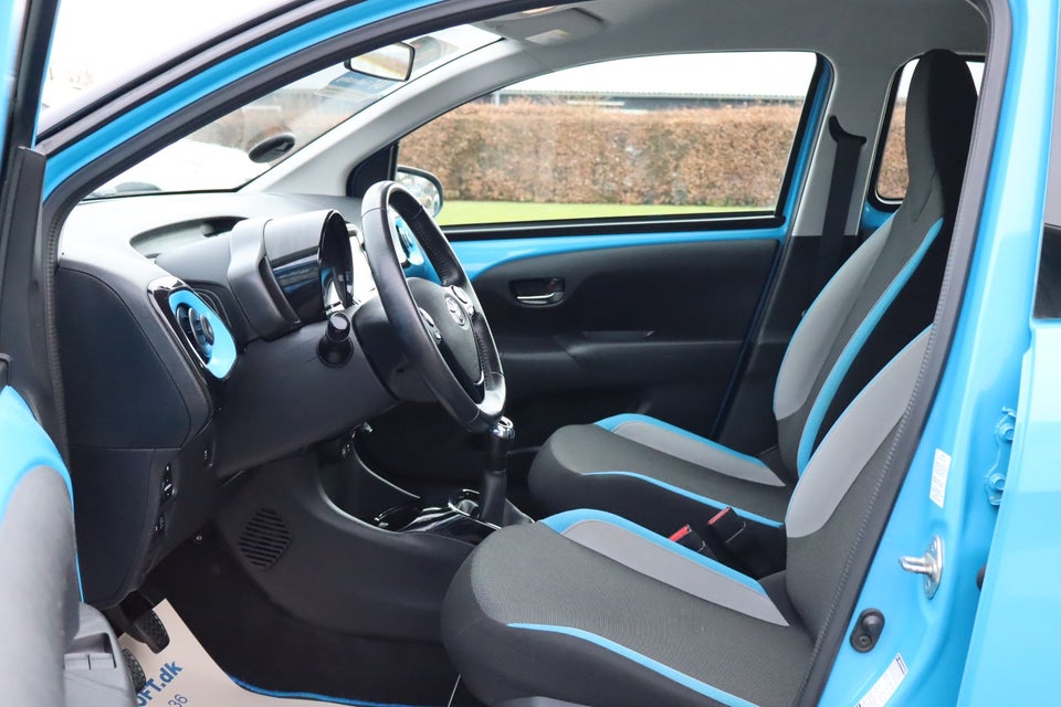 Toyota Aygo 1,0 VVT-i x-clusiv 5d