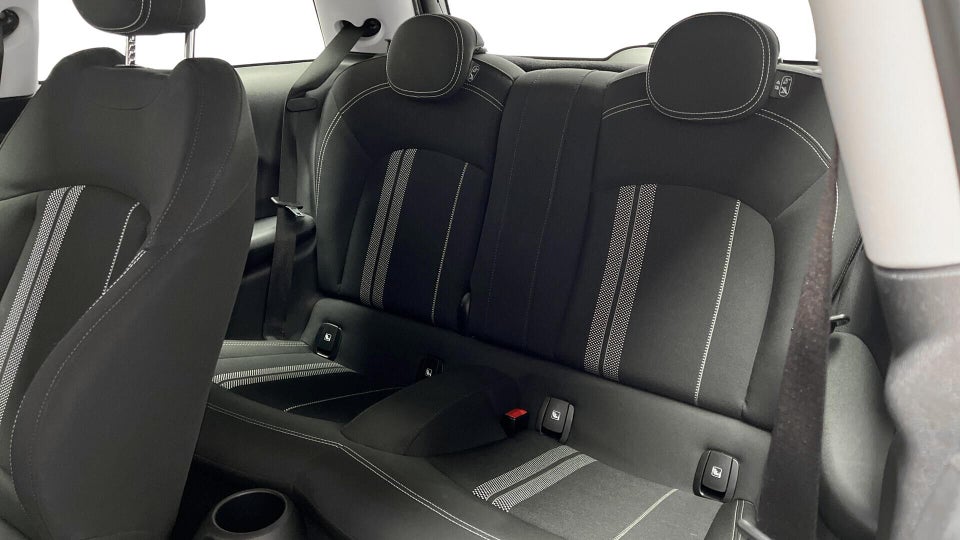 MINI Cooper SE Essential 3d