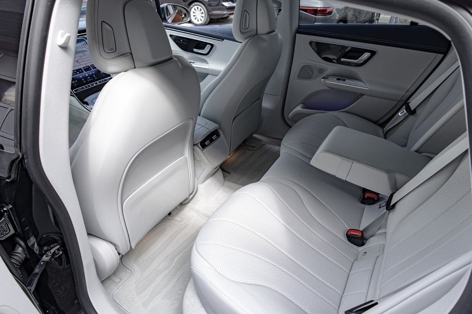 Mercedes EQE300 Avantgarde 4d
