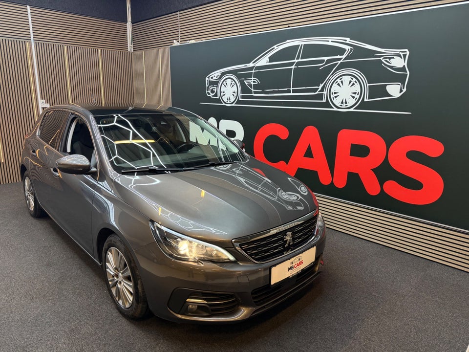 Peugeot 308 1,5 BlueHDi 130 Selection Sky 5d