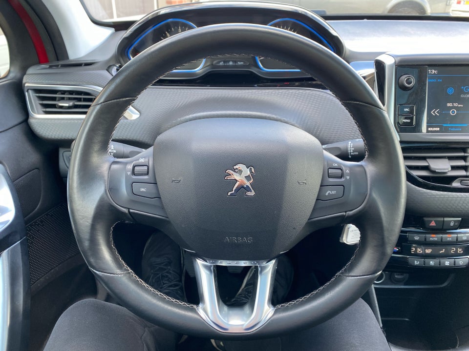 Peugeot 2008 1,5 BlueHDi 100 Prestige Sky 5d