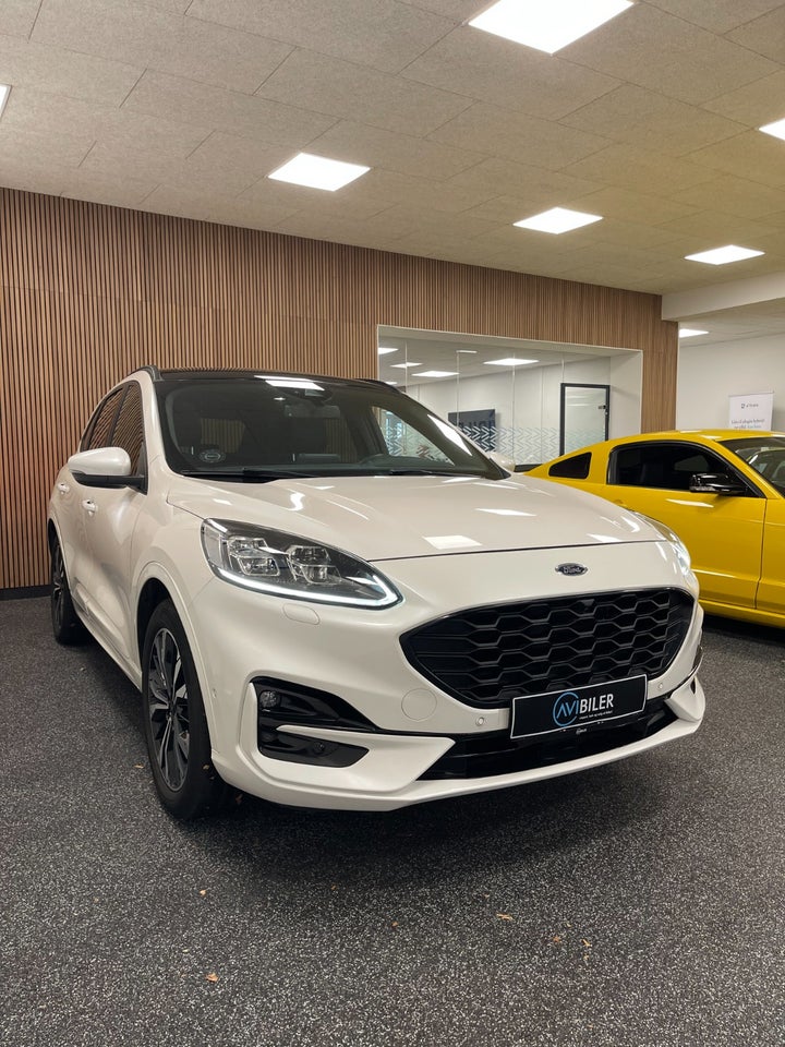 Ford Kuga 2,5 PHEV ST-Line X CVT 5d